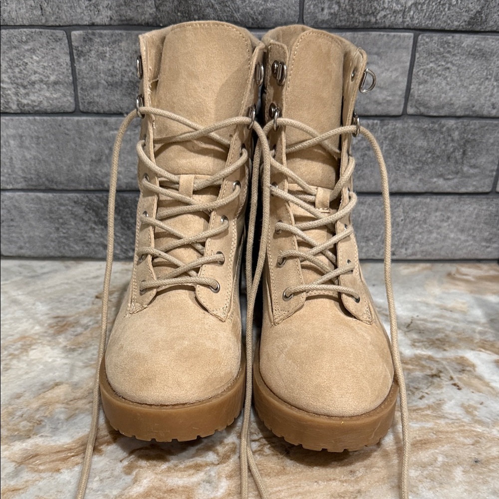 Women's neutral combat boots